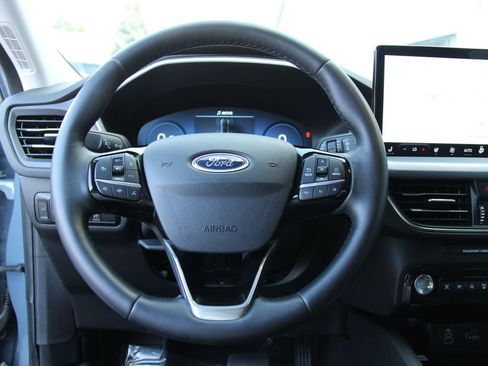 Used 2024 Ford Escape Platinum image 19