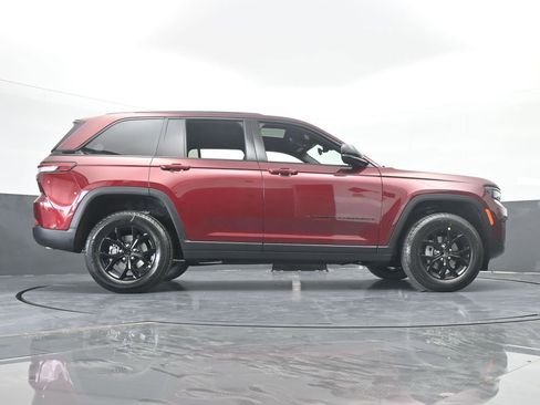 New 2025 Jeep Grand Cherokee Altitude RWD image 55