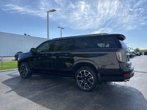 Used 2025 Chevrolet Suburban RST w/ Comfort Package AWD/4WD image 4