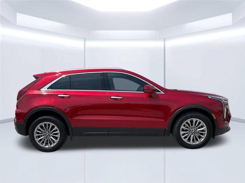 Used 2024 Cadillac XT4 Premium Luxury w/ Active Safety Package FWD image 9