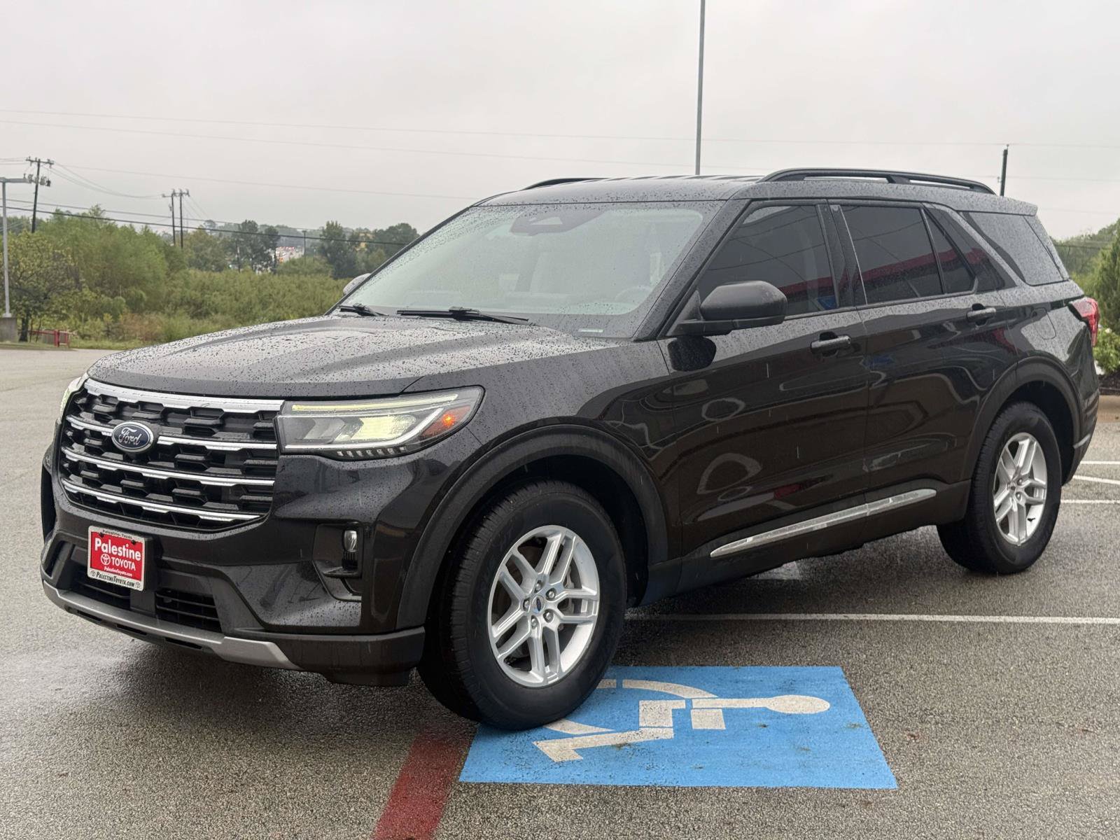 Used 2025 Ford Explorer Active w/ Active Comfort Package RWD image 4