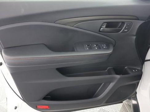 Used 2025 Honda Passport TrailSport image 26