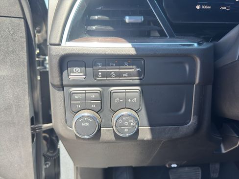 Used 2025 Chevrolet Tahoe Z71 AWD/4WD image 15