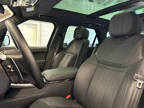 Used 2023 Land Rover Range Rover Sport SE image 6