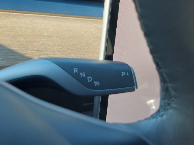 Used 2024 Tesla Model Y Long Range AWD/4WD image 33