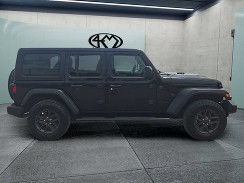 Used 2024 Jeep Wrangler Unlimited Sport AWD/4WD image 2