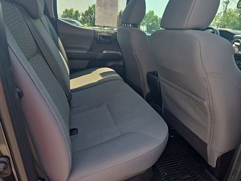 Used 2019 Toyota Tacoma SR5 AWD/4WD image 24
