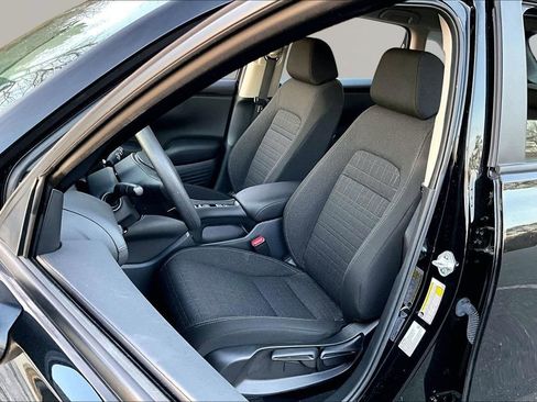 Used 2025 Honda HR-V LX image 16