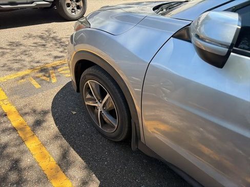 Used 2022 Honda HR-V EX image 19