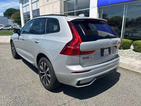 Used 2025 Volvo XC60 B5 Plus w/ Climate Package AWD/4WD image 3
