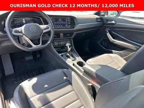 Used 2024 Volkswagen Jetta SE w/ Panoramic Sunroof Package FWD image 21