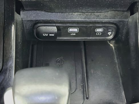 Used 2025 Kia Telluride S FWD image 26