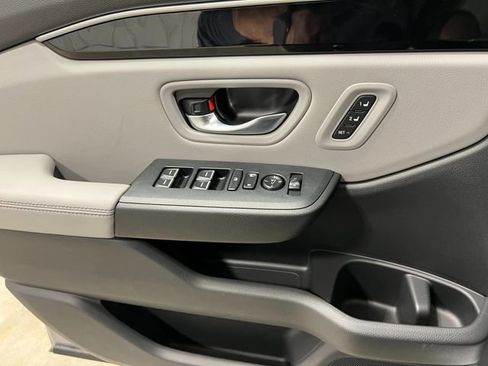 New 2025 Honda Pilot EX-L image 10