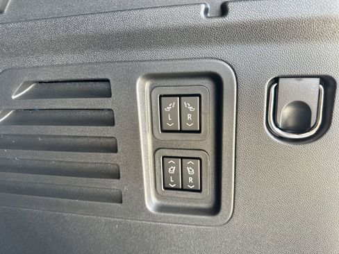 New 2026 Buick Enclave Sport Touring w/ Power Package FWD image 33