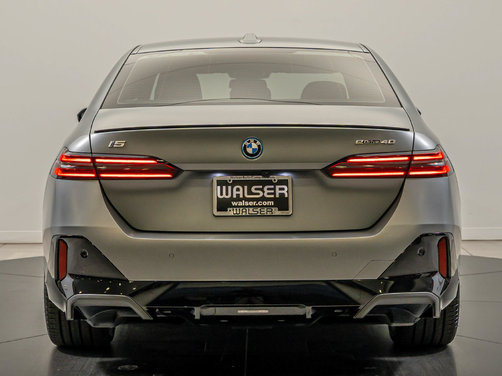 Used 2024 BMW i5 eDrive40i w/ M Sport Package RWD image 7