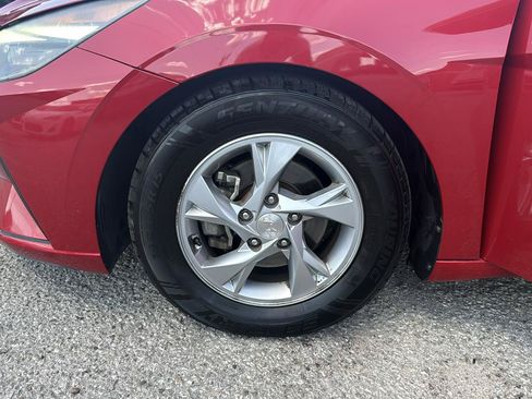 Used 2021 Hyundai Elantra SE FWD image 25