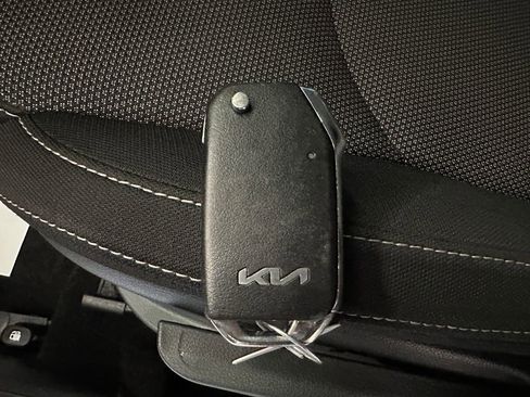 Used 2023 Kia Forte LXS FWD image 17