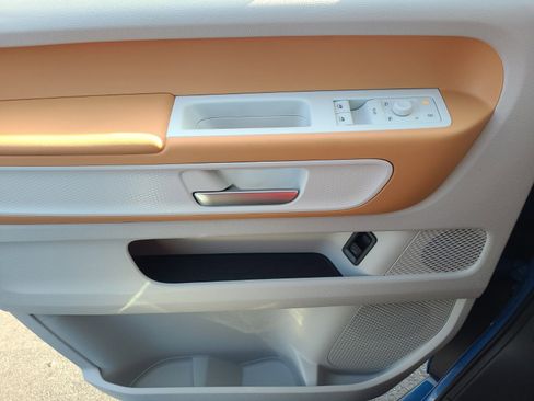 Used 2025 Volkswagen ID. Buzz 1st Edition image 58