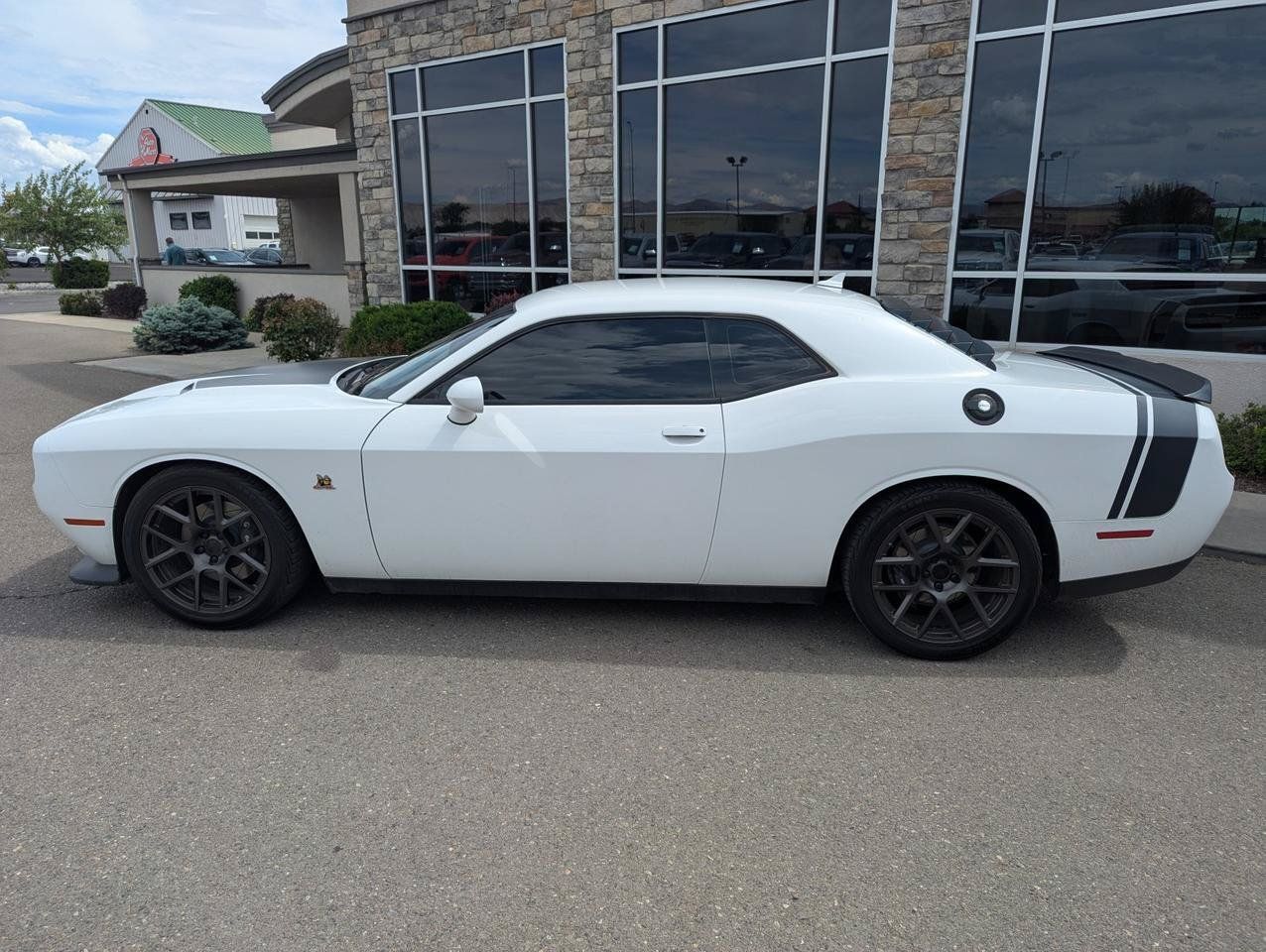 Used 2016 Dodge Challenger R/T Scat Pack RWD image 2