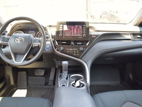 Used 2021 Toyota Camry LE FWD image 13