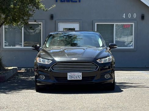 Used 2014 Ford Fusion SE w/ Equipment Group 201A FWD image 2