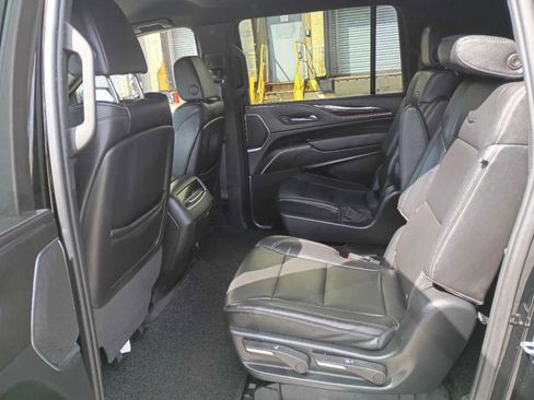 Used 2023 Cadillac Escalade ESV Luxury image 13