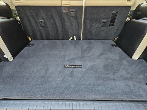 Used 2020 Lexus GX 460 Luxury w/ Accessory Package AWD/4WD image 32