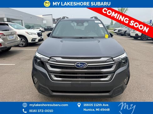 Used 2025 Subaru Forester Premium AWD/4WD image 2