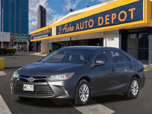 Used 2016 Toyota Camry LE FWD image 1