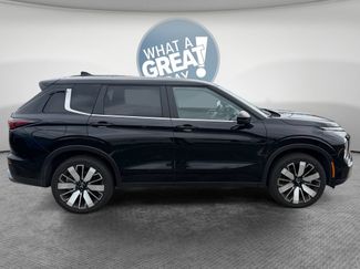 Used 2025 Mitsubishi Outlander SE FWD video 2