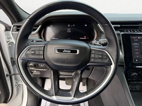 Used 2022 Jeep Grand Cherokee L Laredo image 11