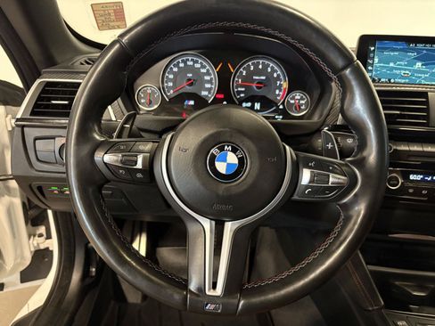 Used 2017 BMW M4 Convertible RWD image 26