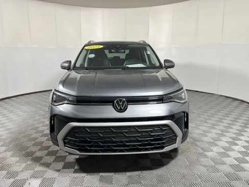 Used 2025 Volkswagen Taos SE w/ Black Wheel Package FWD image 3