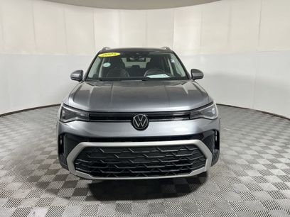 Used 2025 Volkswagen Taos SE w/ Black Wheel Package