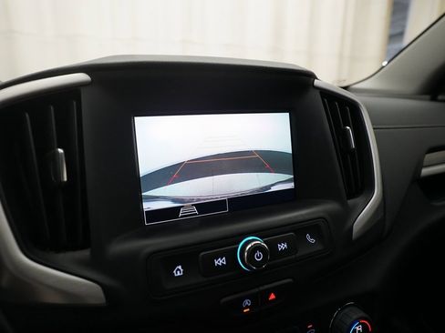 Used 2024 GMC Terrain SLE w/ Driver Convenience Package image 19