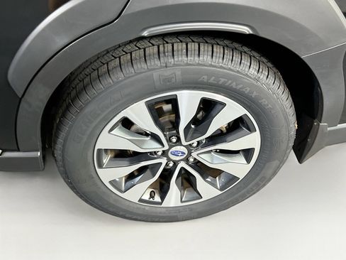 Used 2023 Subaru Outback Limited image 32