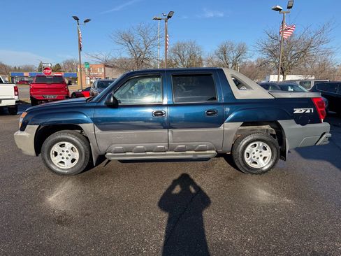 Used 2004 Chevrolet Avalanche Z71 w/ Preferred Equipment Group image 2