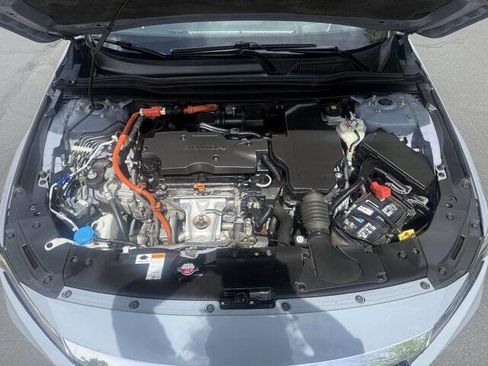 Used 2021 Honda Accord Touring image 18