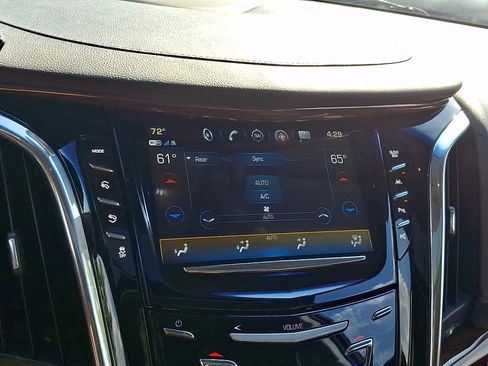 Used 2018 Cadillac Escalade Premium Luxury AWD/4WD image 19