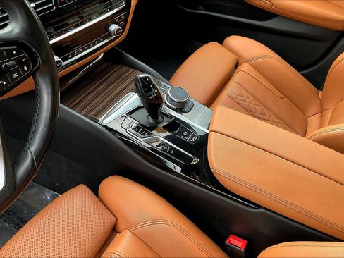 Used 2021 BMW 530e xDrive image 20