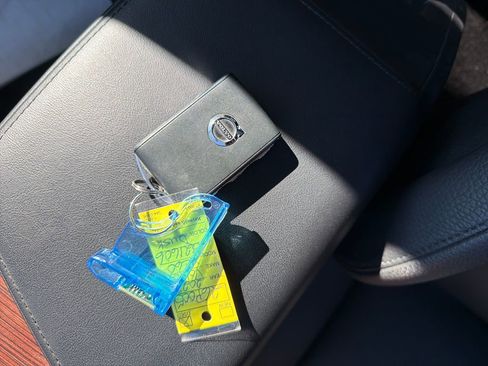 Certified 2023 Volvo XC60 B5 Plus w/ Protection Package Premier image 33