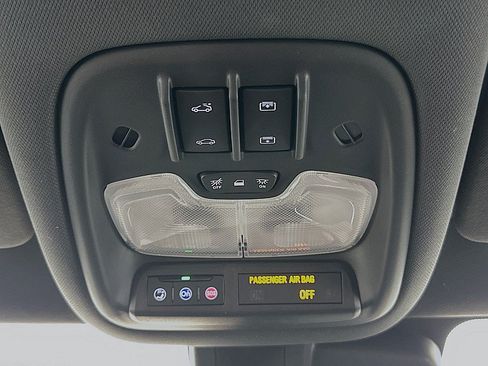 Used 2023 Chevrolet TrailBlazer RS w/ Sun and Liftgate Package AWD/4WD image 21