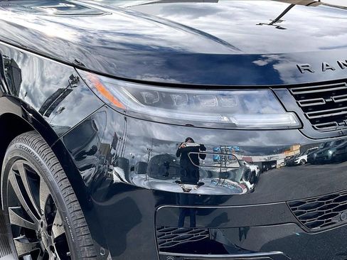 New 2026 Land Rover Range Rover Sport SE AWD/4WD image 17