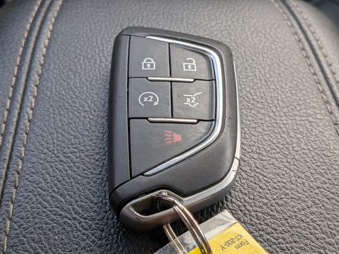 Used 2025 Cadillac XT4 Premium Luxury FWD image 32