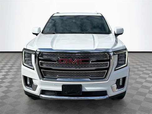 Used 2021 GMC Yukon XL SLT image 2