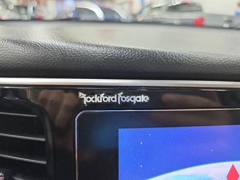 Used 2018 Mitsubishi Outlander SEL image 19