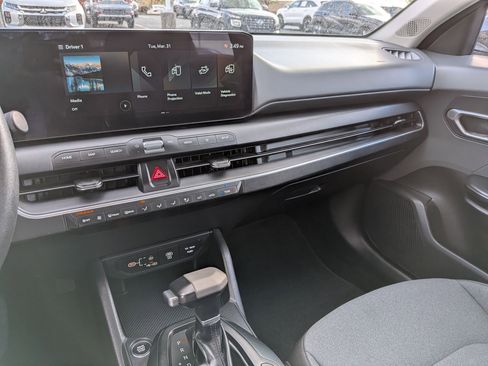 Used 2025 Kia K4 LXS image 22