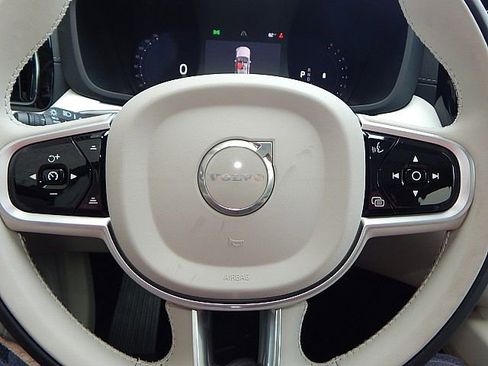 New 2026 Volvo XC60 B5 Ultra w/ Protection Package Premier image 22