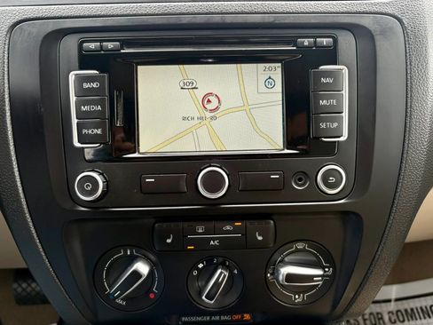 Used 2013 Volkswagen Jetta TDI FWD image 27