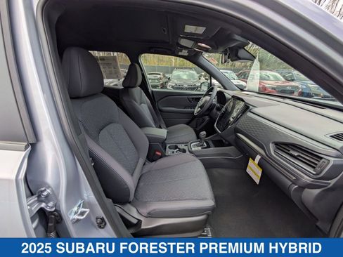 Certified 2025 Subaru Forester Premium AWD/4WD image 36